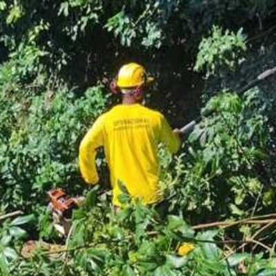 Serviços Urbanos realiza mutirão de limpeza no Teresópolis para a Festa de Nossa Senhora das Vitória