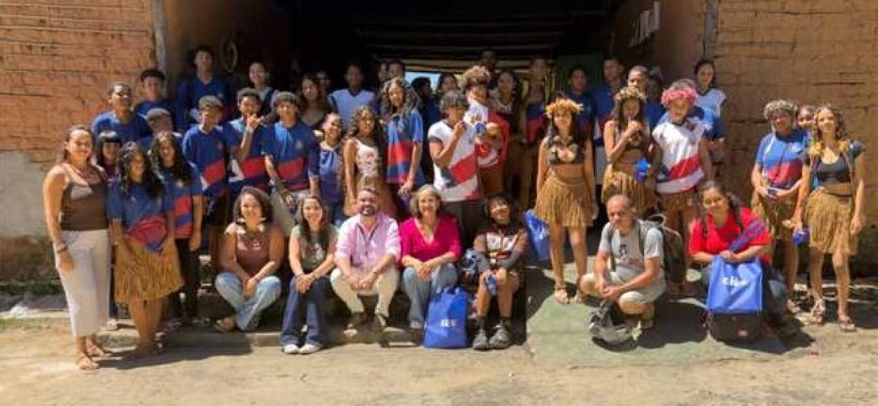 Jovens de Ilhéus participam de palestra e oficina sobre o primeiro emprego