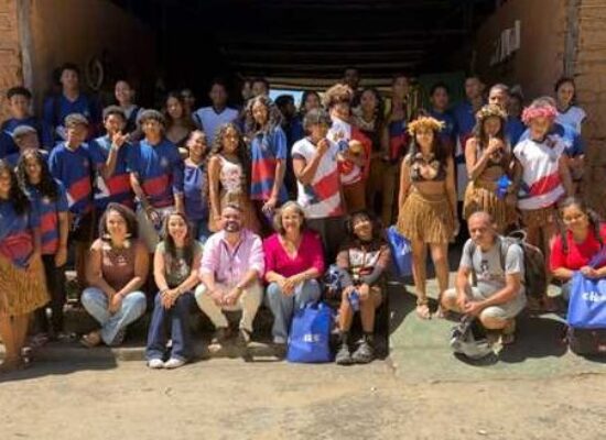 Jovens de Ilhéus participam de palestra e oficina sobre o primeiro emprego