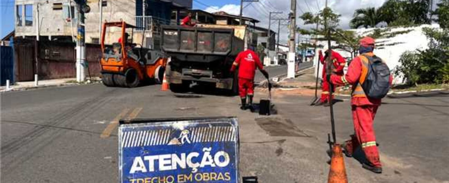 Alto da Conquista recebe recuperação de trechos com operação tapa-buraco