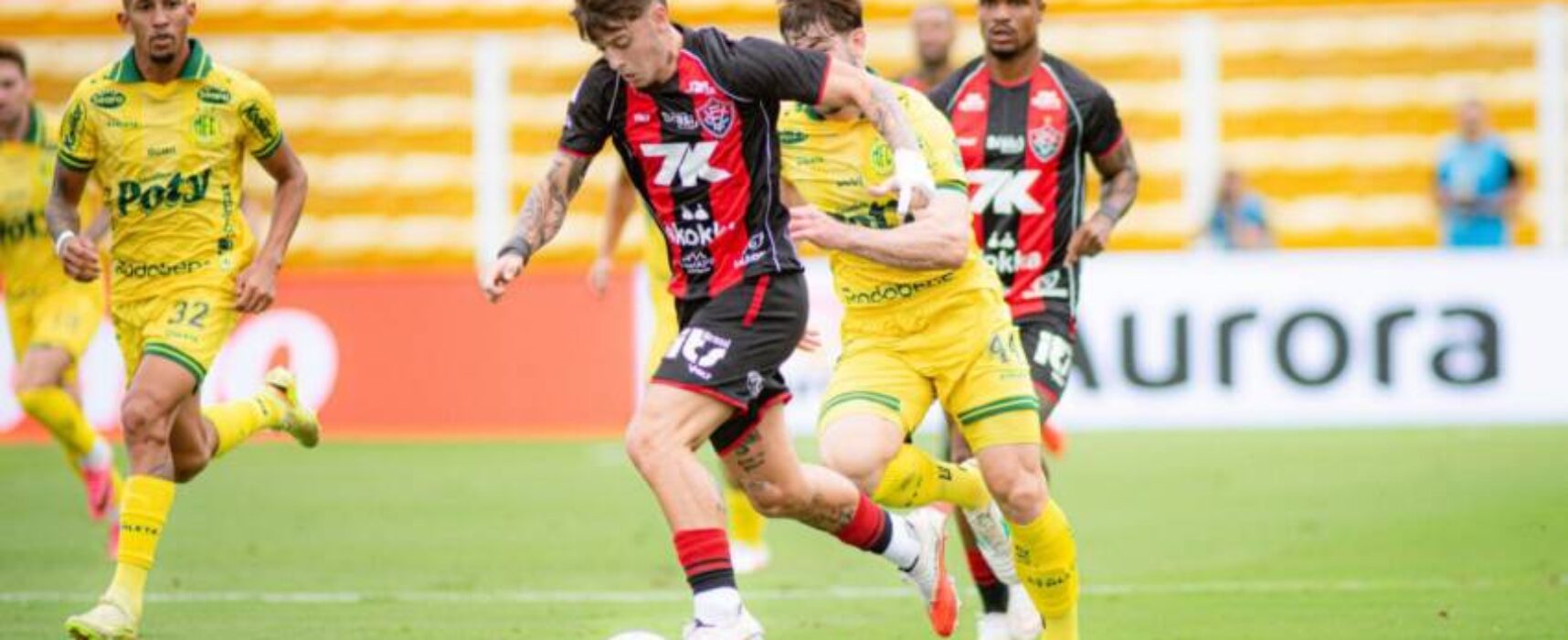 Vitória sofre empate do Mirassol no final e segue sem vencer fora de casa no Brasileirão