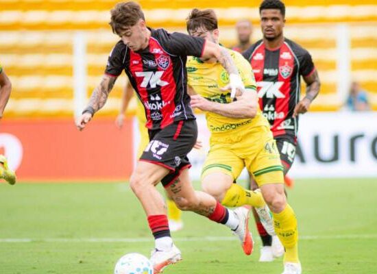 Vitória sofre empate do Mirassol no final e segue sem vencer fora de casa no Brasileirão