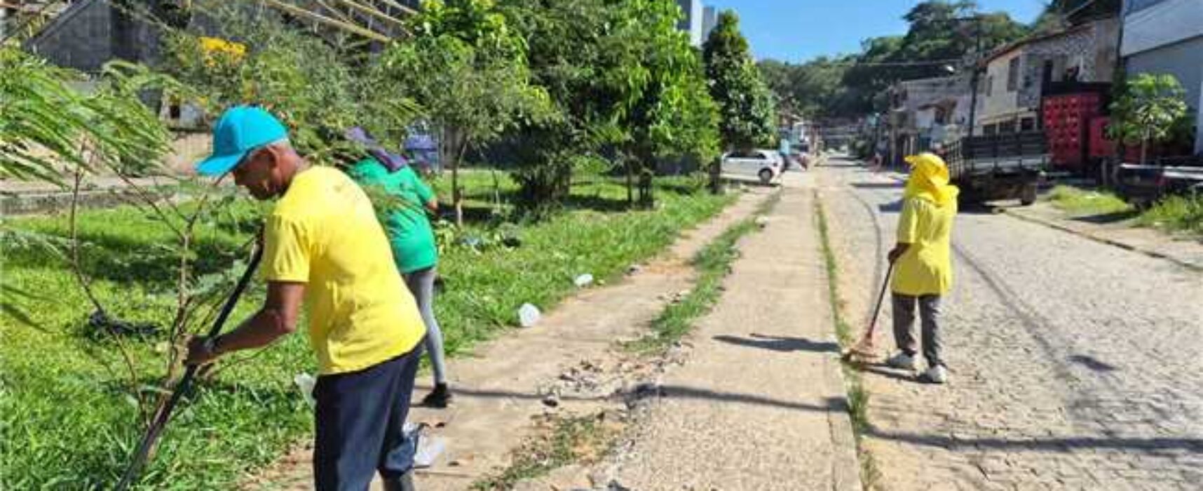 Mutirão de varrição reforça limpeza de vias em Ilhéus