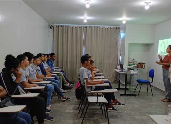 Prefeitura realiza ação de prevenção ao trabalho infantil para jovens do Programa Jovem Social