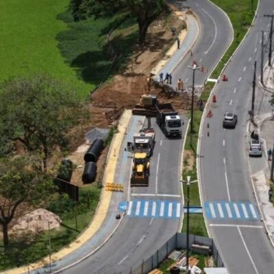 Prefeitura de Itabuna e EMASA vistoriam a execução das obras de substituição de galerias de águas pluviais na Avenida Aziz Maron