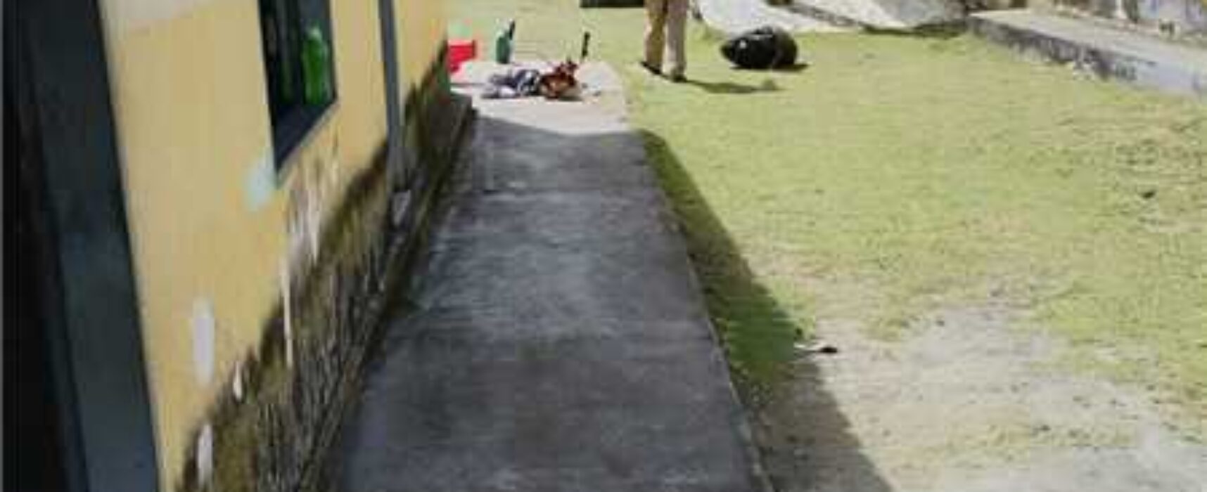 Prefeitura de Ilhéus realiza roçagem na Praça do Hernani Sá e na Creche Dom Eduardo