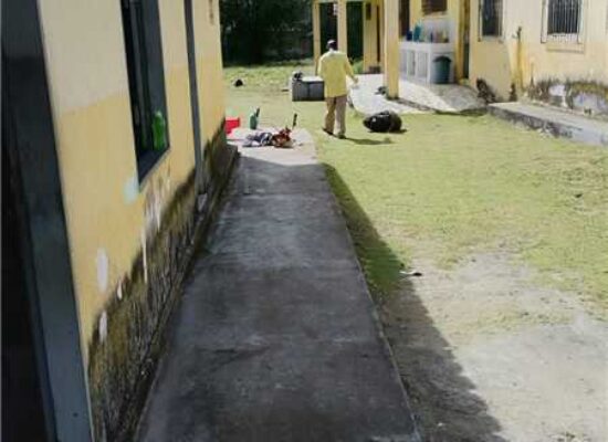 Prefeitura de Ilhéus realiza roçagem na Praça do Hernani Sá e na Creche Dom Eduardo
