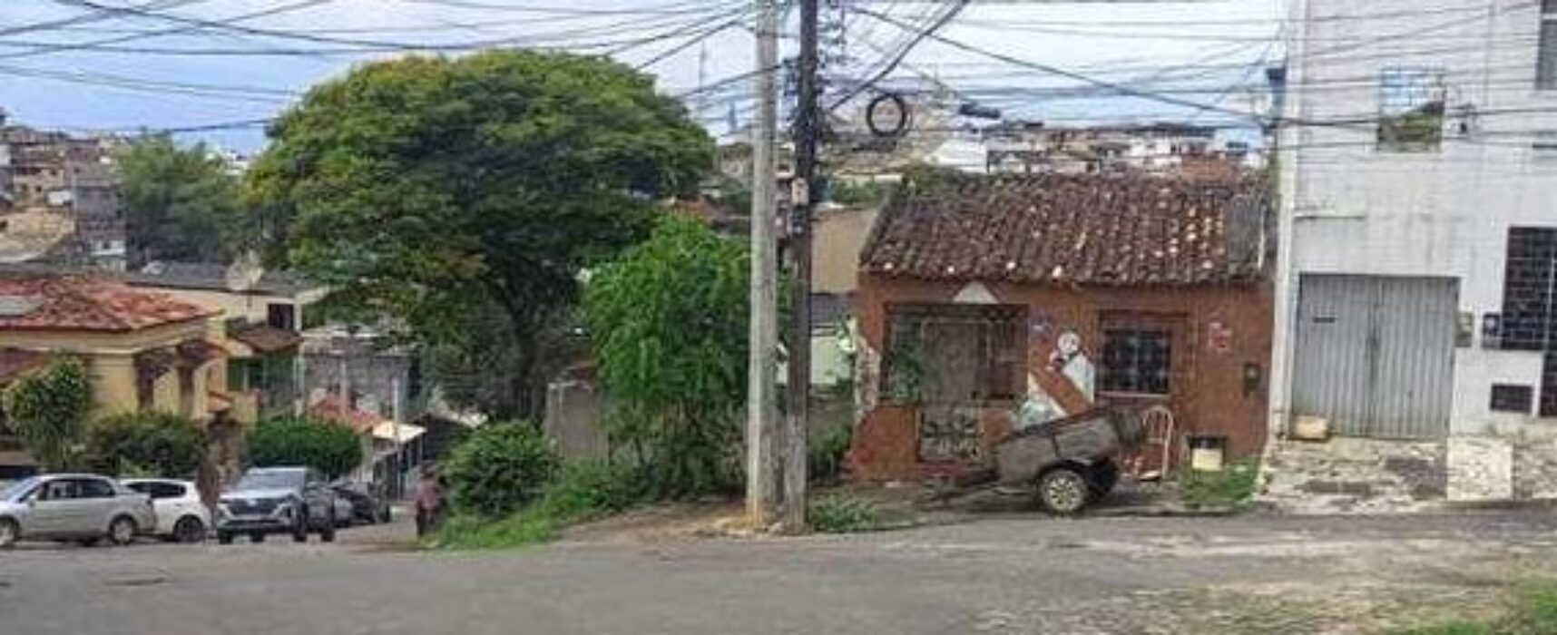 Prefeitura realiza roçagem e capinagem em diferentes pontos de Ilhéus