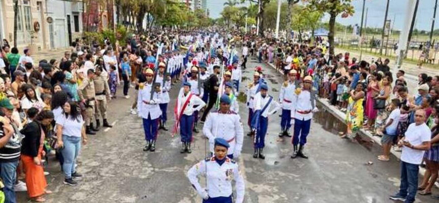 lhéus realiza Desfile Cívico de 7 de Setembro na Avenida Soares Lopes