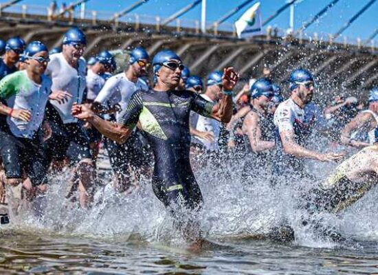 Atletas de diferentes países chegam a Ilhéus para disputa do Triathlon Cup International