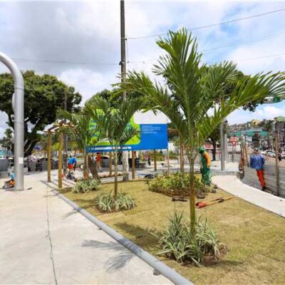 Prefeitura de Ilhéus entrega requalificação do canteiro central da Praça Cairu nesta sexta-feira