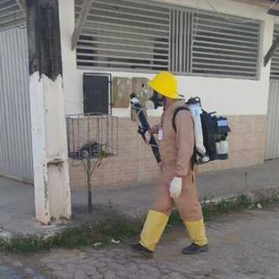 Prefeitura de Ilhéus intensifica bloqueio contra arboviroses com uso de máquinas costais