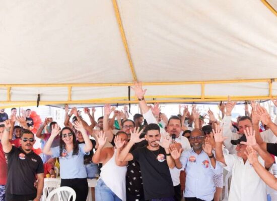*No Sudoeste baiano, Bebeto visita Tanhaçu e conversa com moradores e comerciantes*