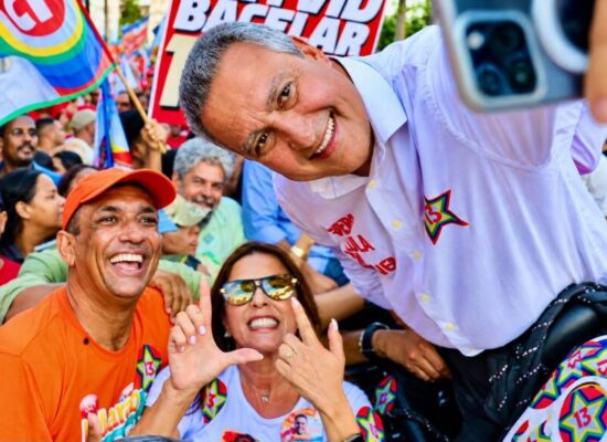 Caminhada reúne PT e forças aliadas em clima de alegria, afeto e união em Ilhéus
