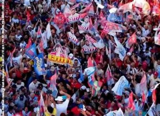 Em Cansanção, Jerônimo afirma que gratidão ao povo “a gente paga com trabalho” e defende continuidade do projeto de Lula