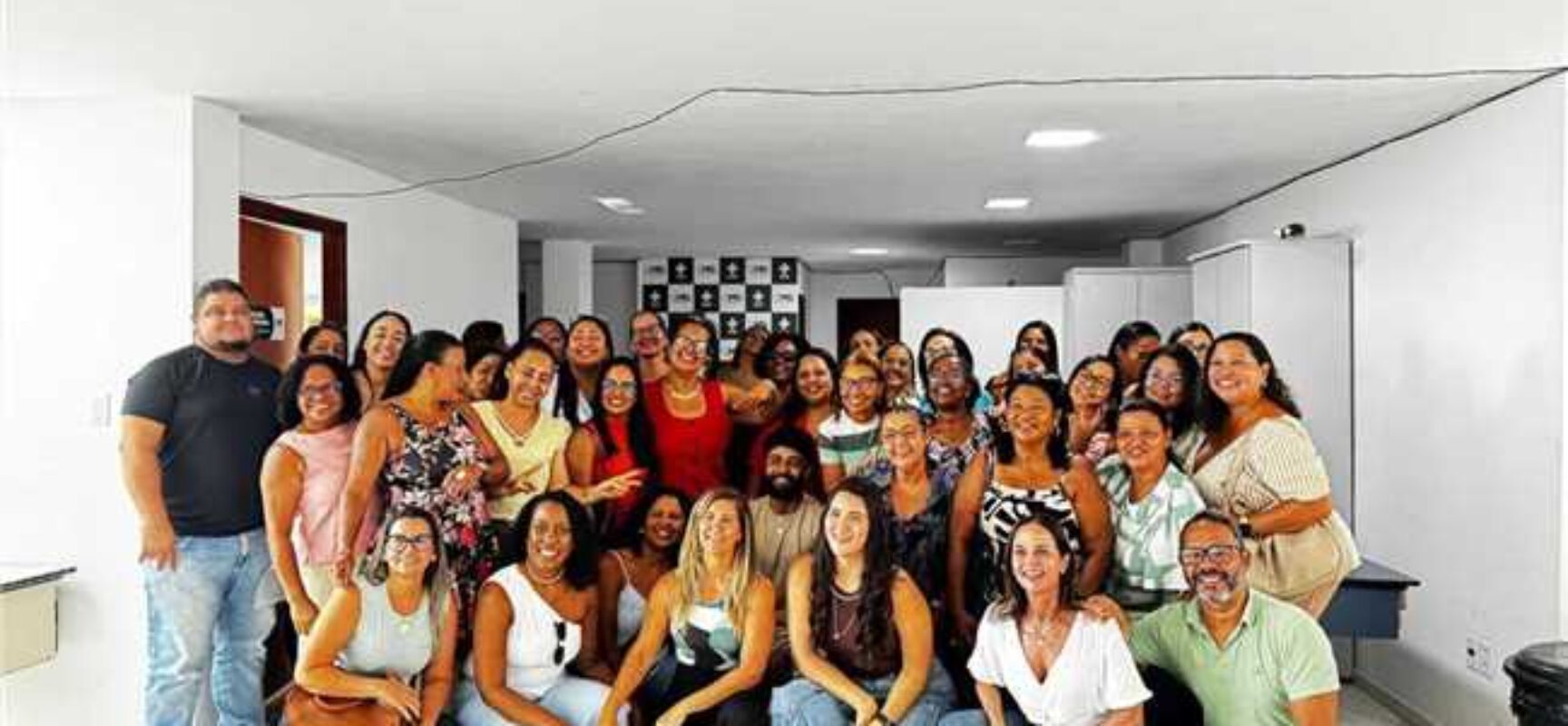 Prefeitura de Ilhéus capacita auxiliares de saúde bucal sobre biossegurança e normas da Anvisa