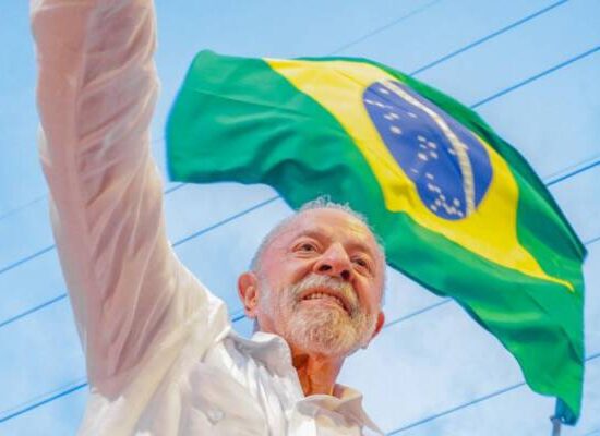 Atos pró-Lula ocorrem em vários países até 25 de outubro