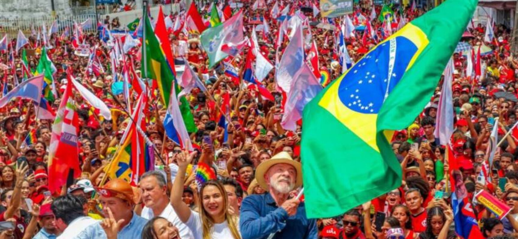 Antes de Juazeiro, Lula reúne dezenas de milhares de apoiadores em São Luiz
