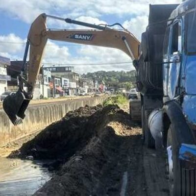 Prefeitura inicia obras no Canal do Malhado com serviços de limpeza