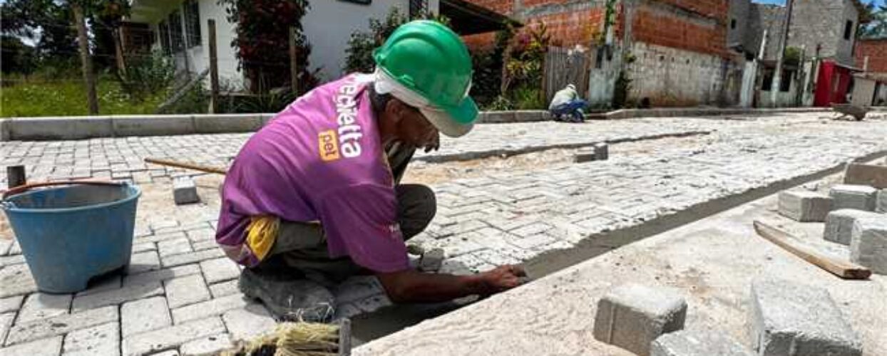 Seinfra utiliza pavimento intertravado em ruas da Ponta da Tulha