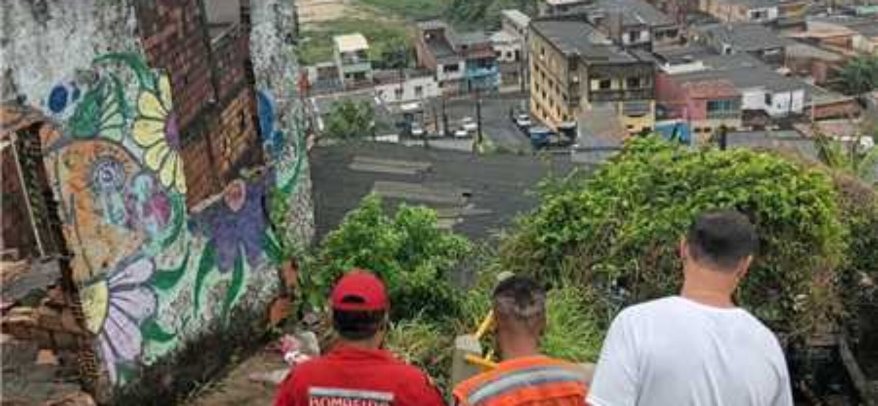 Fortes chuvas em Ilhéus causam desabamento no Alto do Nerival