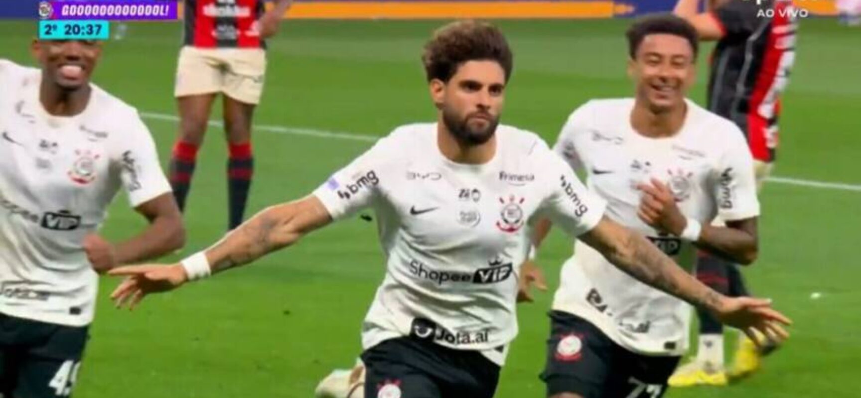 Vitória sai na frente, mas cede empate para o Corinthians na Neo Química Arena