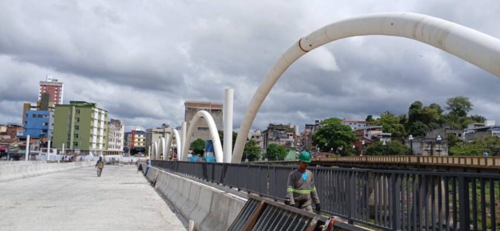Obras da nova ponte e requalificação da Ponte Miguel Calmon com foco na segurança e paisagismo